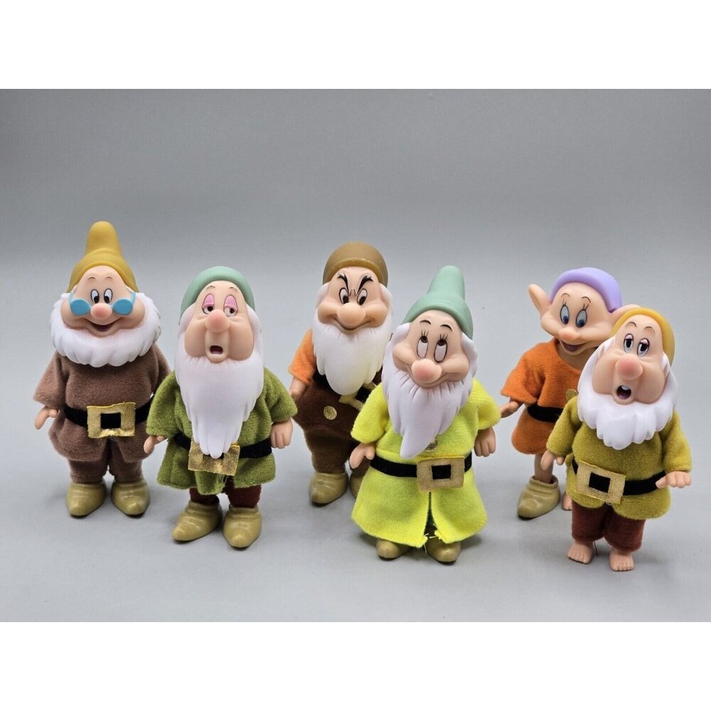 Disney Simba Toys Snow White and 6 Dwarves Vintage Toys Grumpy, Sleepy, Dopey